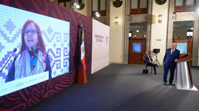 AMLO durante la mañanera de este lunes 26 de agosto.