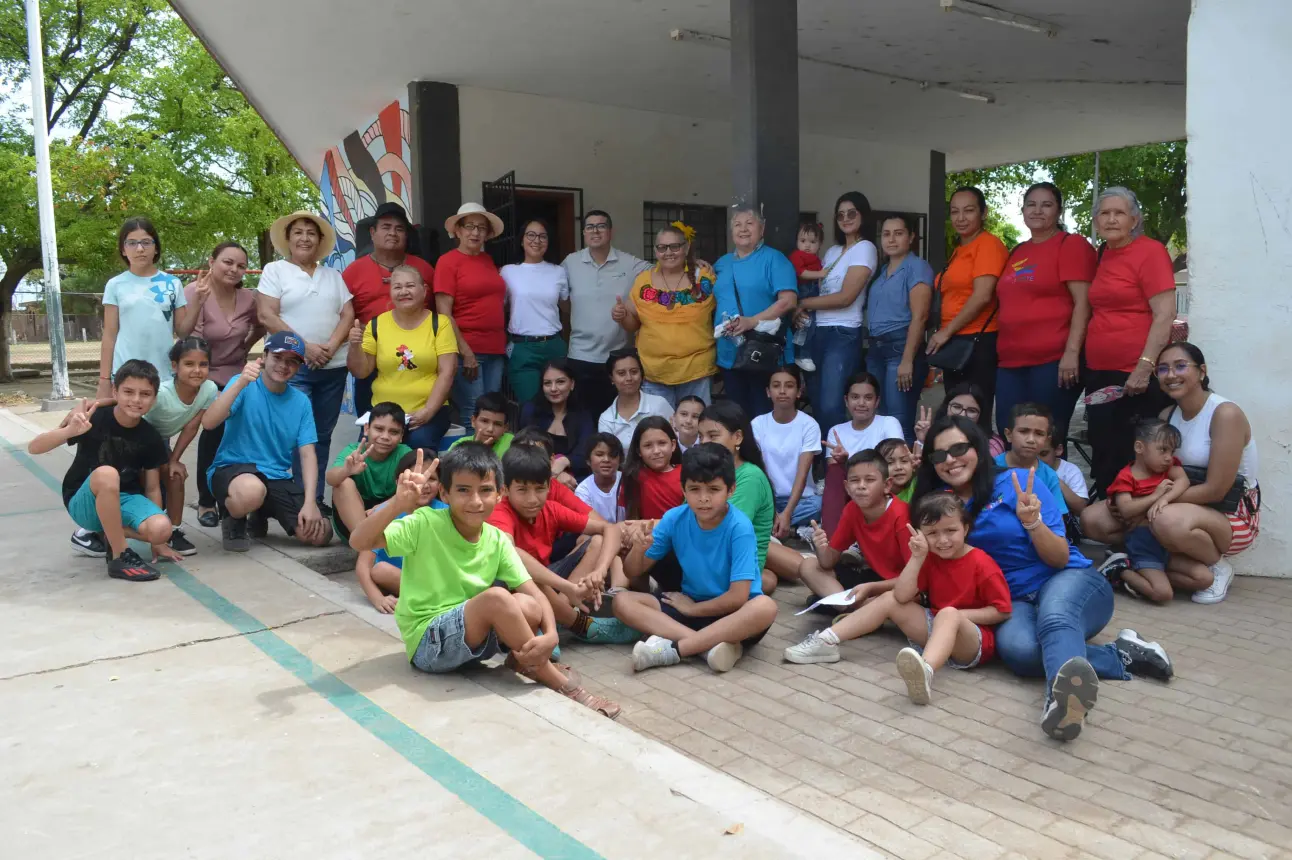 El taller de verano une a más de 60 niños en la Unidad Deportiva de la colonia Amistad. Foto: Juan Madrigal