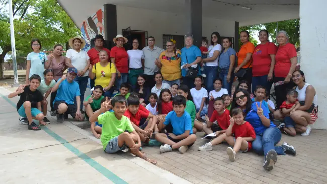 El taller de verano une a más de 60 niños en la Unidad Deportiva de la colonia Amistad. Foto: Juan Madrigal
