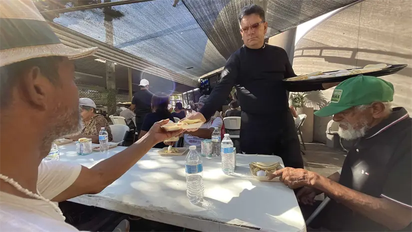 Desde hace 10 años esta iglesia cuenta con un comedor comunitario para ayudar a quienes más lo necesitan. Foto: TBN
