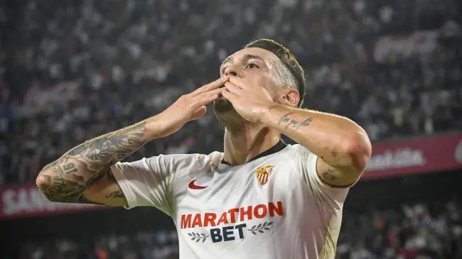 Lucas Ocampos es rayado | Imagen: @SevillaFC