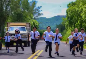 Inauguran pavimentación del camino La Apoma- El Hormiguero en Badiraguato