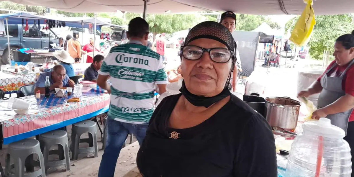 Doña Tiana, la estrella del sabor en el tianguis de Villa Juárez