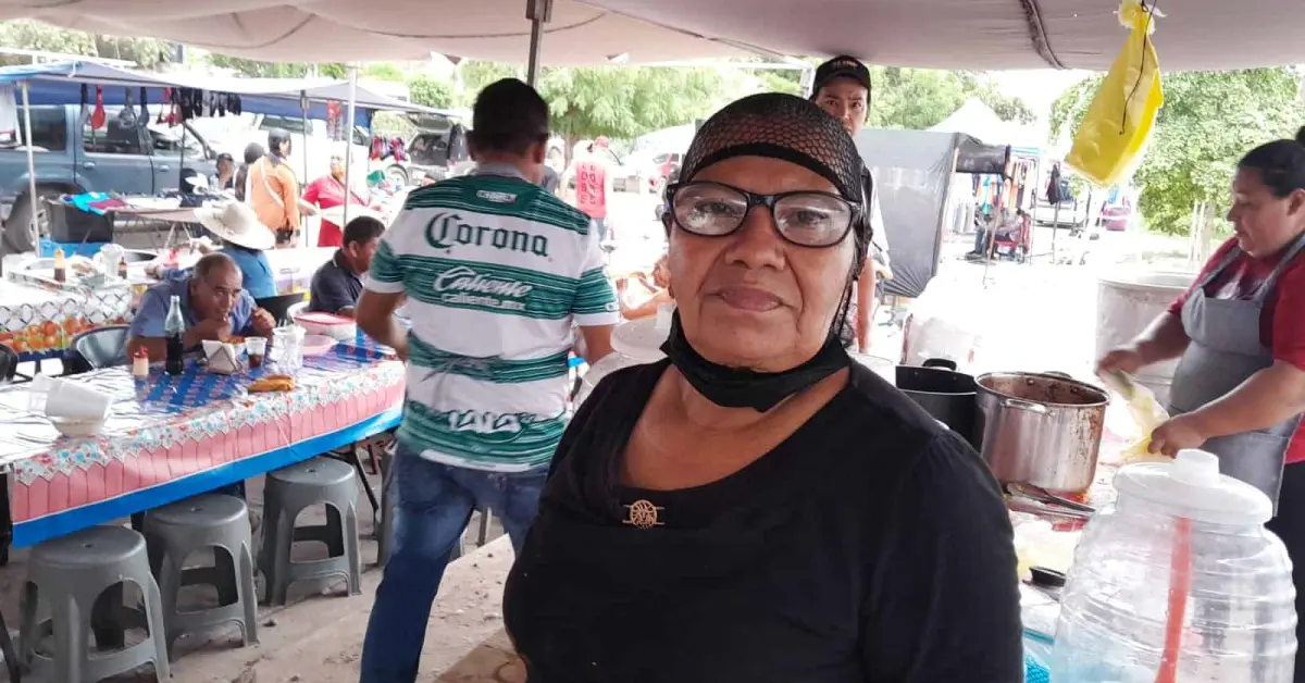 Con platillos mexicanos Doña Tiana es la estrella del sabor en el tianguis de Villa Juárez