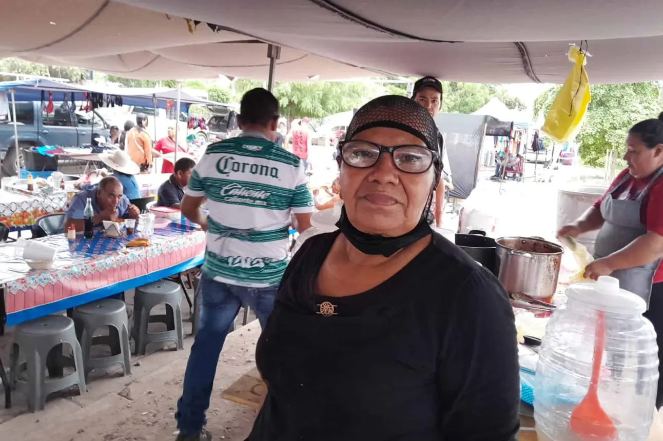 Doña Tiana, la estrella del sabor en el tianguis de Villa Juárez