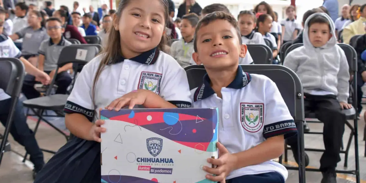 Arranca la entrega de paquetes de útiles escolares en Chihuahua para el ciclo escolar 2024-2025. Foto: Cortesía