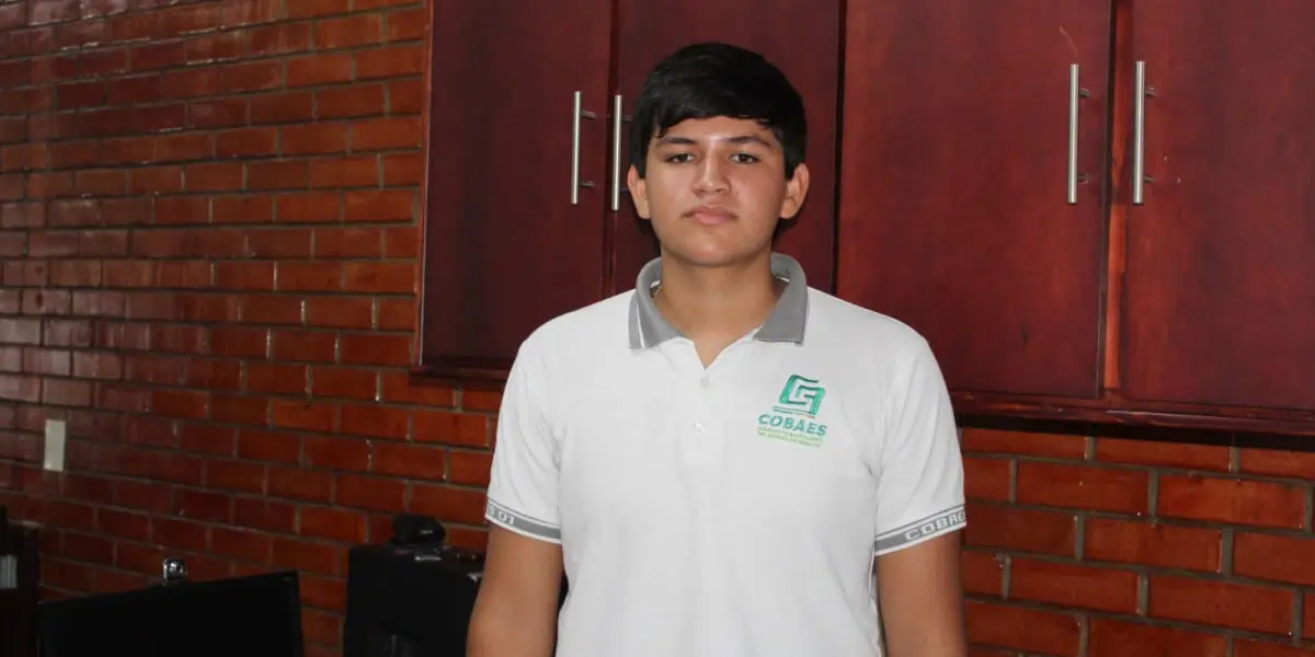 Juan Francisco Castillo Bernal, de 16 años, a un paso de jugar con los Cañeros de Los Mochis. Foto: COBAES.