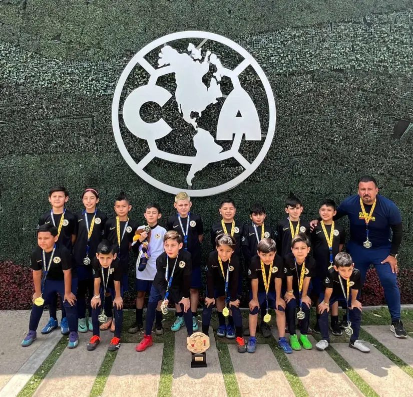 Los jovencitos del Nido Águila Culiacán celebran su pasión por el deporte. 