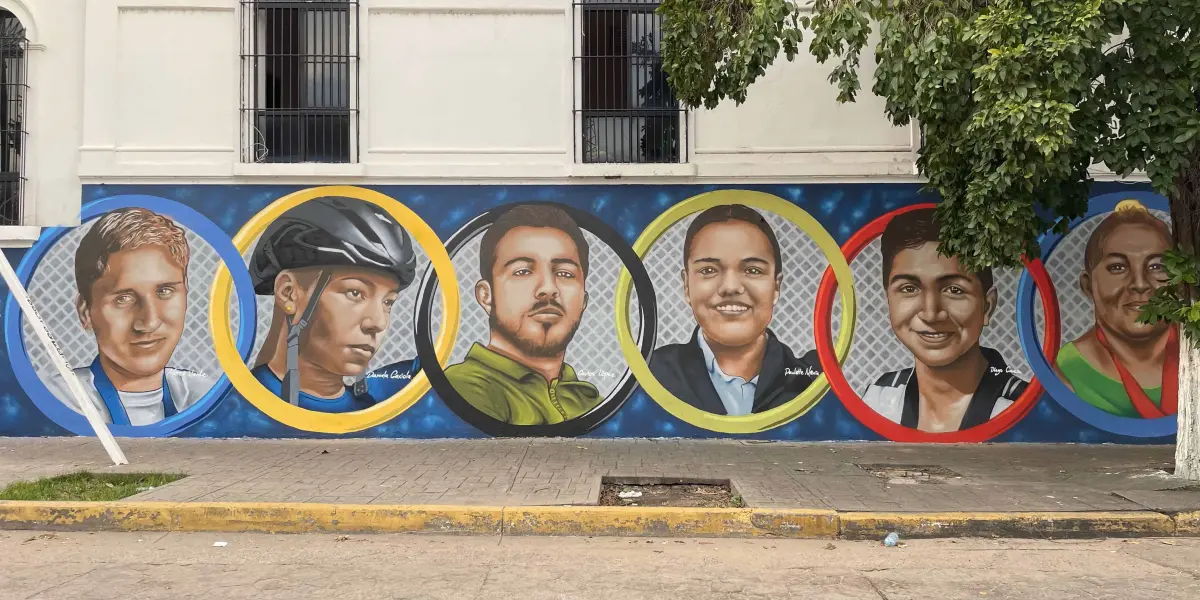 Con la elaboración del Mural Olímpico se busca motivar a más jóvenes a inclinarse hacia el ambito deportivo y roconocer la labor de los atletas sinaloenses. Foto: Lino Ceballos.