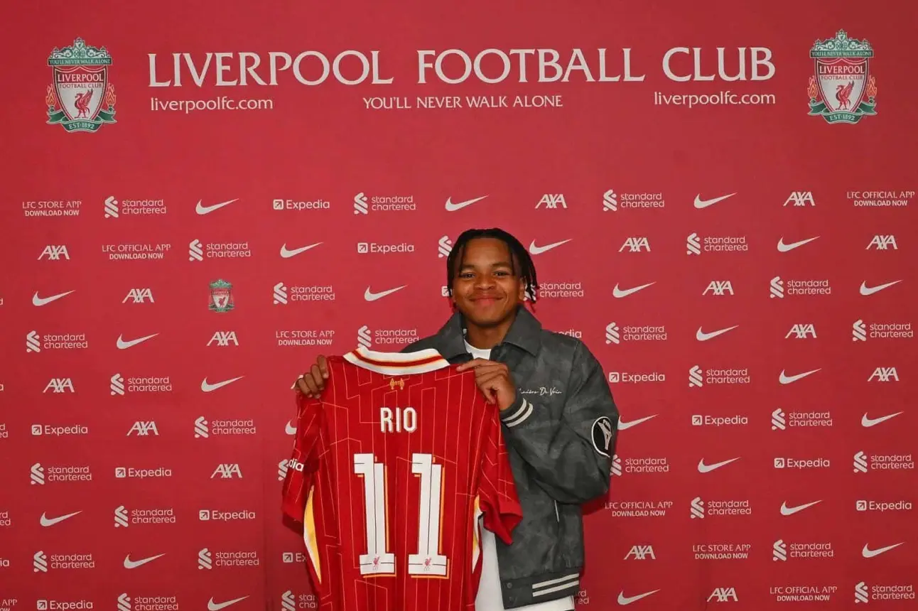 Rio Ngumoha en Anfield| Imagen: @LiverpoolFC