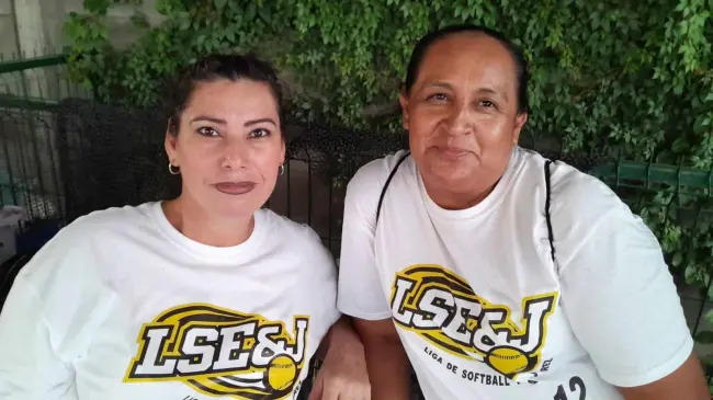 Adriana Corrales Valenzuela y Elibet Rendón Diarte, unidas por el softbol en Villa Juárez, Navolato