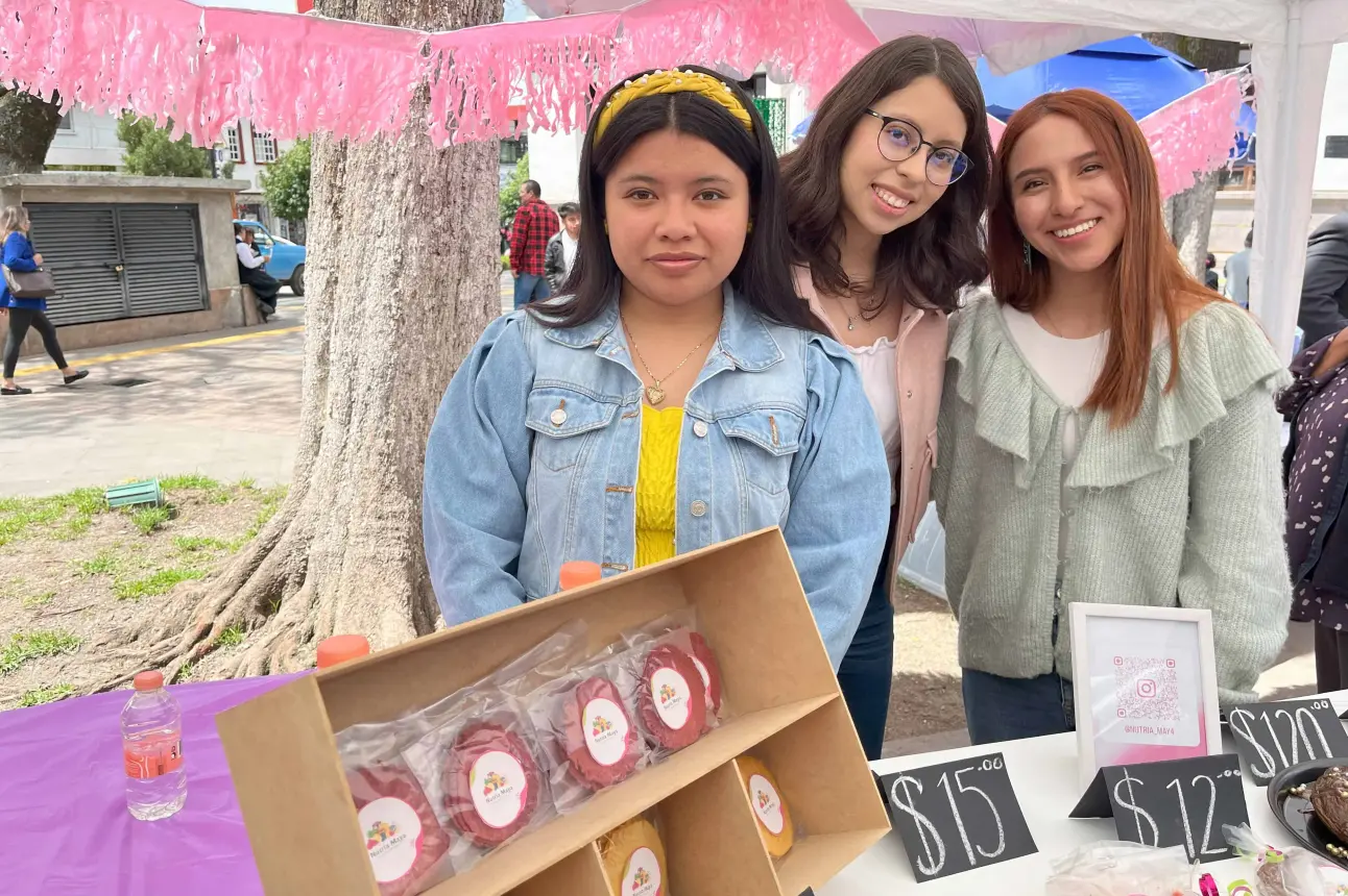 Los jóvenes que participaron en la presentación de sus productos dieron muestra de su talento y creatividad. Foto: Alisson Tamara Medrano.