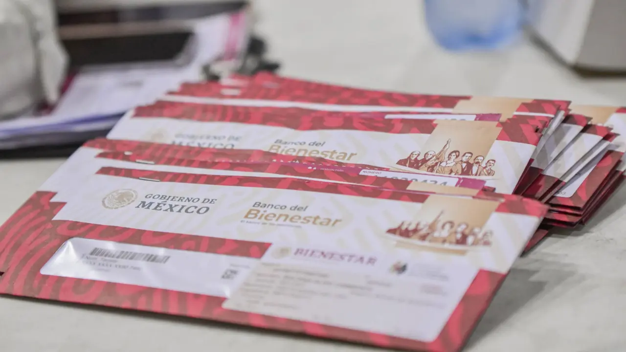 Entrega de Tarjeta Bienestar.