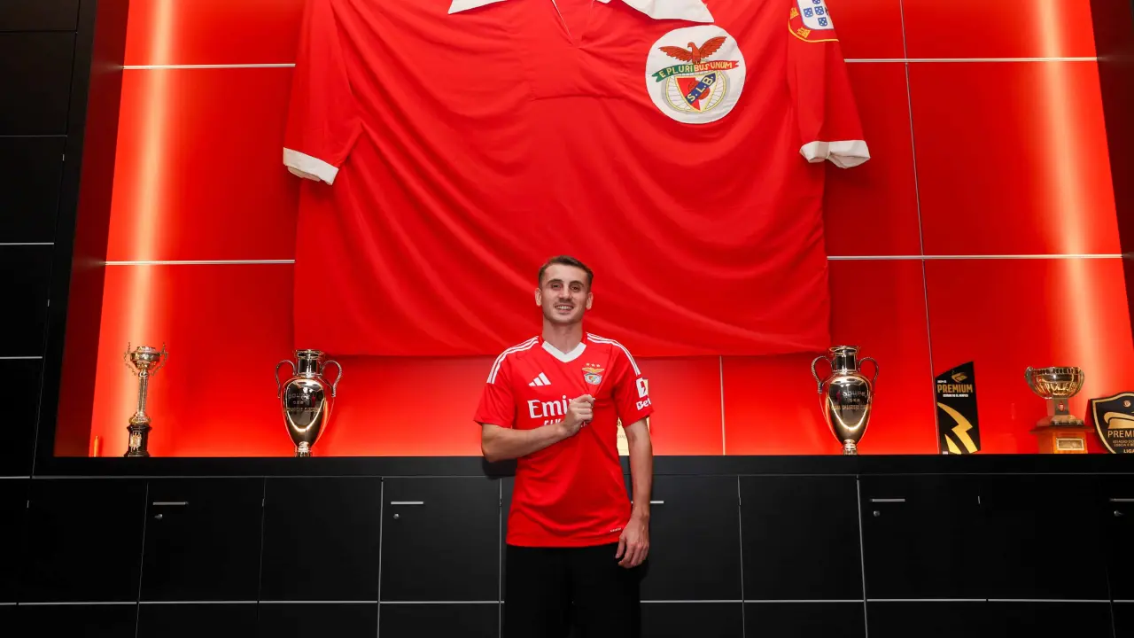 Presentación de Karem Akturkoglu | Imagen: @SLBenfica