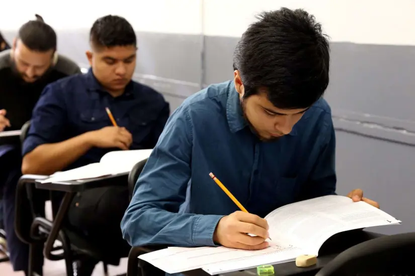 Abierto el registro de la Beca Telmex 2024 para alumnos universitarios. Foto: Cortesía