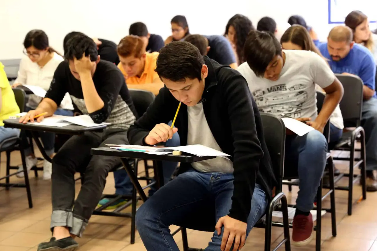 Consulta los requisitos de la Beca Telmex para alumnos de universidad. Foto: Cortesía