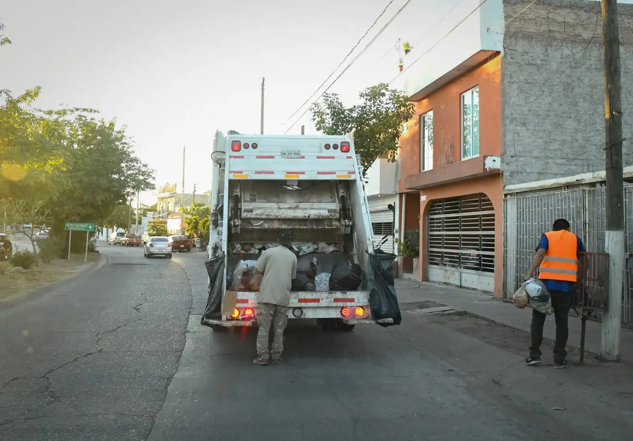 Se reanuda servicio de recolección de basura en Culiacán.