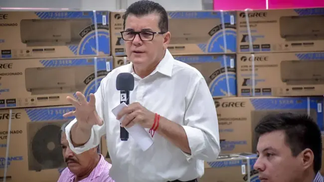 Alcalde de Mazatlán Edgar González