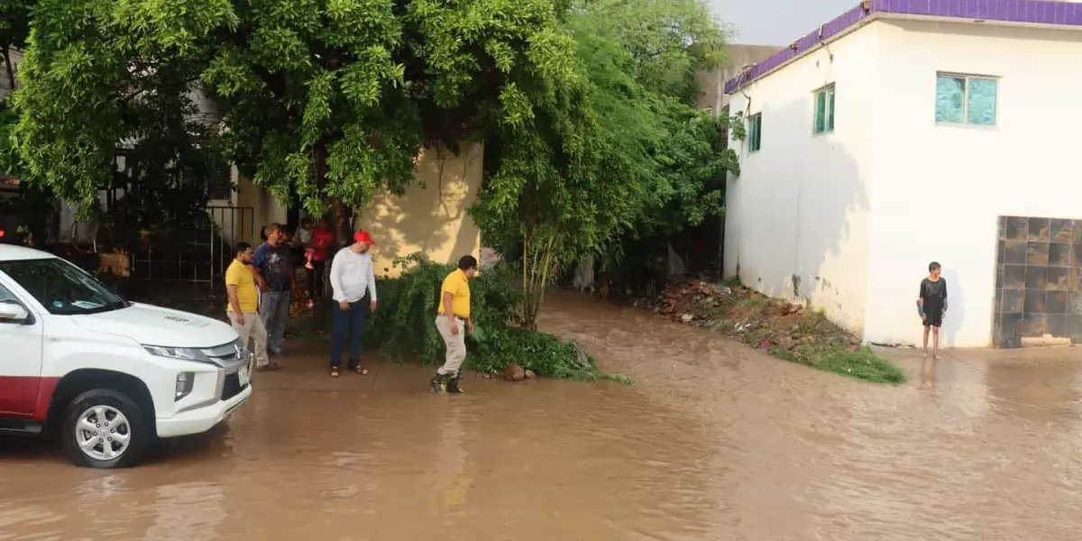 Tormenta tropical Ileana provoca fuertes lluvias en Sinaloa; hay suspensión de clases en tres municipios.