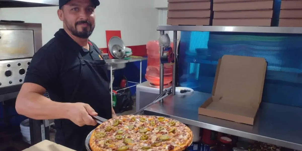 Con mucha dedicación y empeño Omar Barraza es un ejemplo de perseverancia. Un hombre que no se deja caer y que tiene un toque especial en sus pizzas.