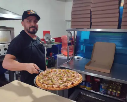 Omar Barraza es el hombre sordo que ha creado la pizzería preferida de Barrancos