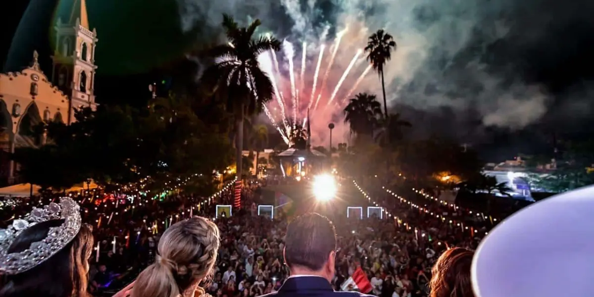 Imágenes del Grito de Independencia ayer domingo en Mazatlán, Sinaloa.