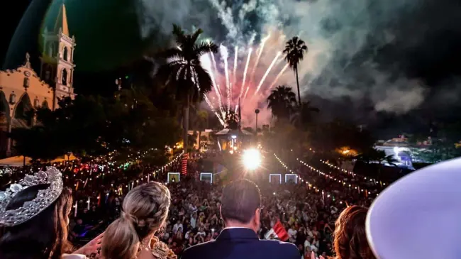 Imágenes del Grito de Independencia ayer domingo en Mazatlán, Sinaloa.