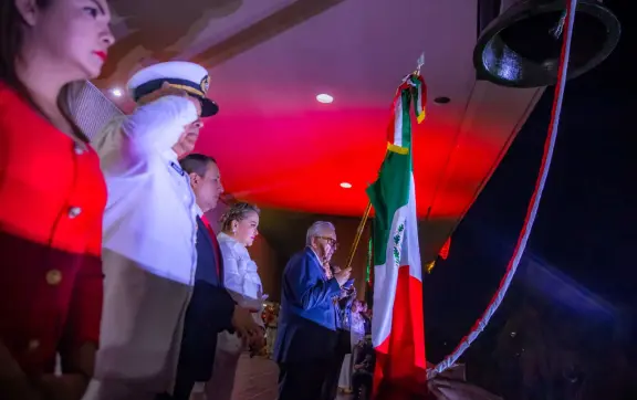 Al grito de ¡Viva México! en Sinaloa se conmemora el 214 aniversario de la Independencia