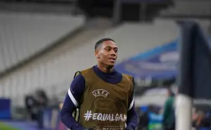 AEK Atenas hace oficial la llegada de Anthony Martial