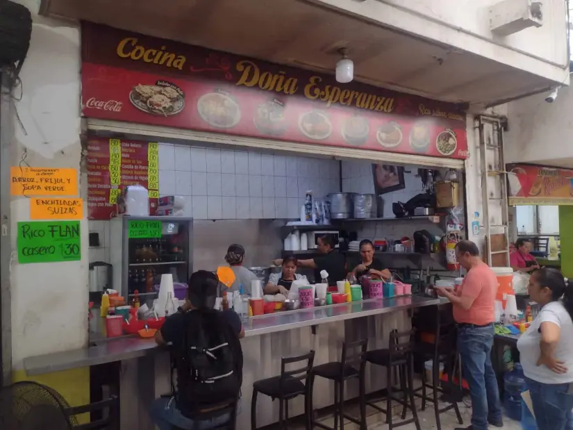 Las cocinas económicas en el Mercado Garmendia son una tradición. 