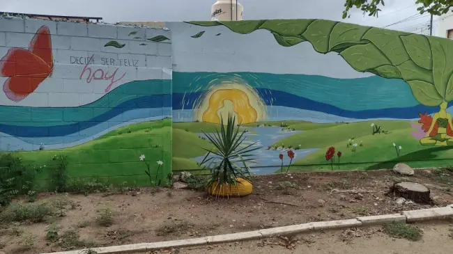El mural en el Parque San Sebastián, en Barrancos es un reflejo de la unidad que existe en la comunidad. Un trabajo en equipo.