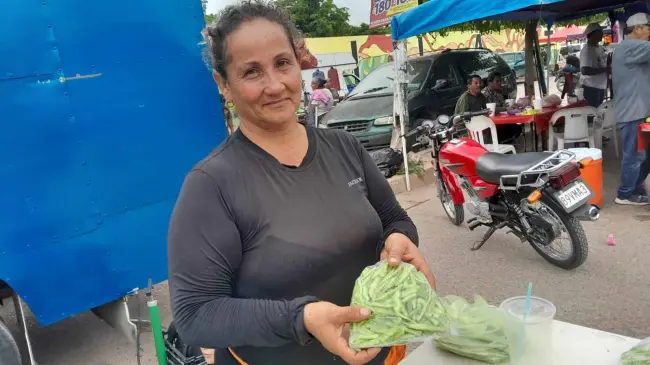 Imelda Palomares diversifica su ingreso con venta de nopales y verdura
