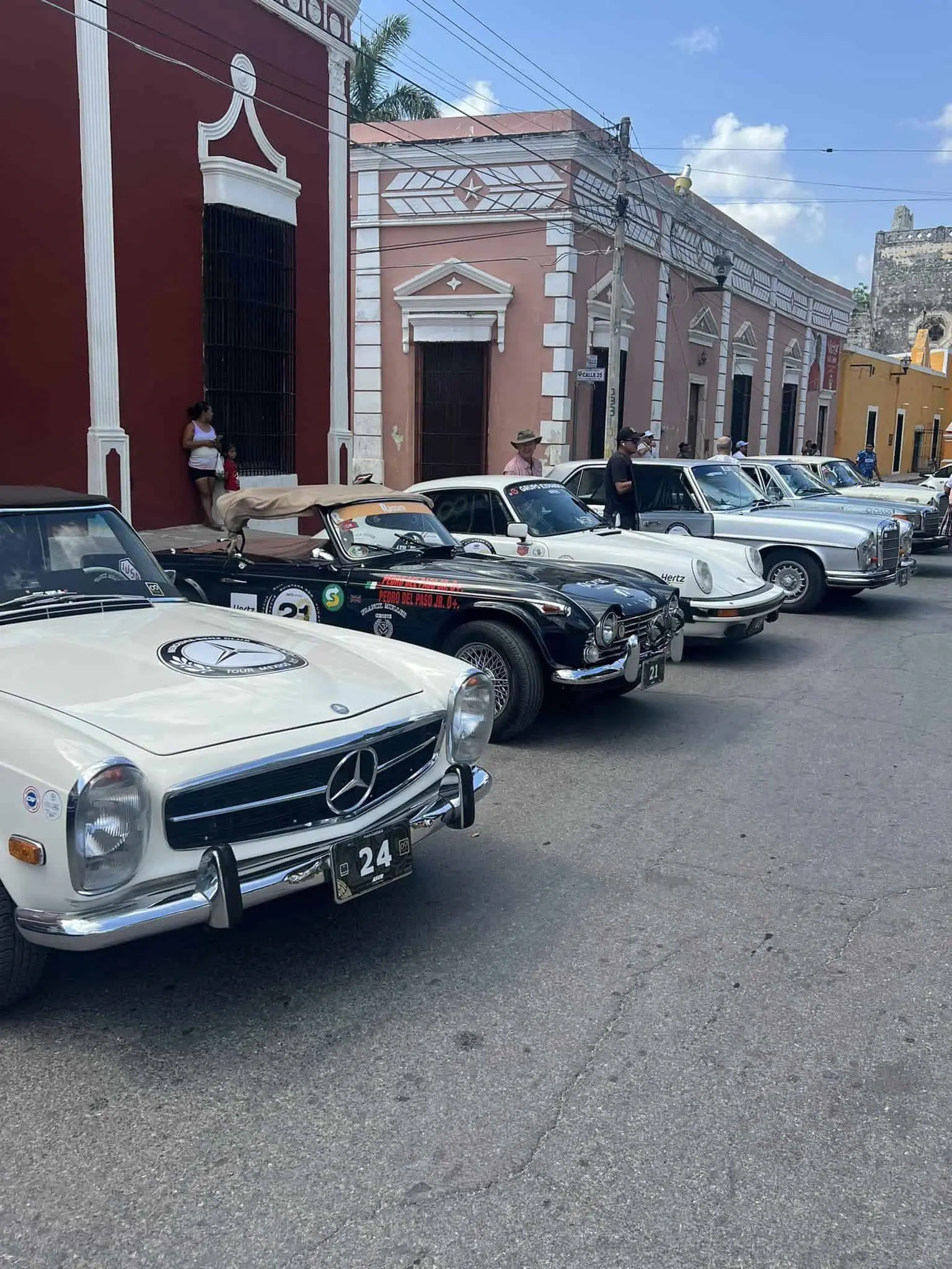 Se espera que alrededor de 150 vehículos participen en la caravana de autos antiguos en Puebla. Foto: Cortesía