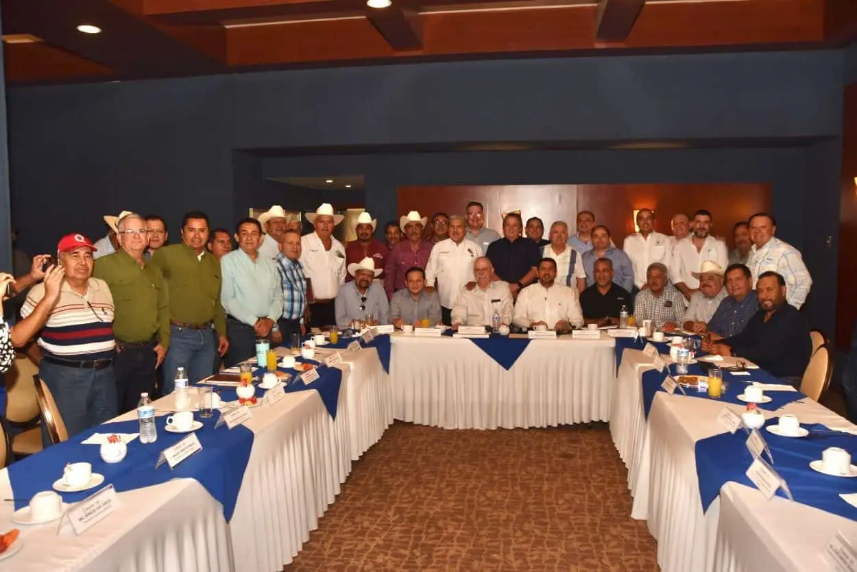 Reunión del nuevo Secretario de Agricultura con líderes agrícolas de Sinaloa