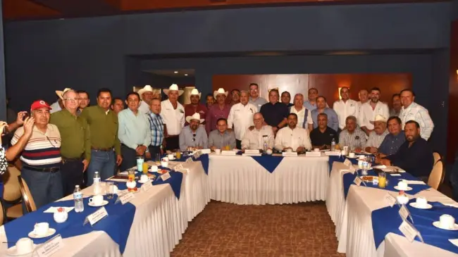 Reunión del nuevo Secretario de Agricultura con líderes agrícolas de Sinaloa