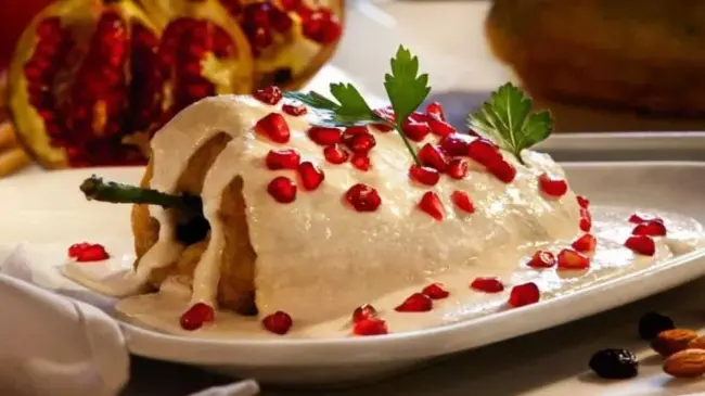 Los Chiles en Nogada son una tradición en México y según su historia, fue originado en Puebla. Foto: Cortesía.