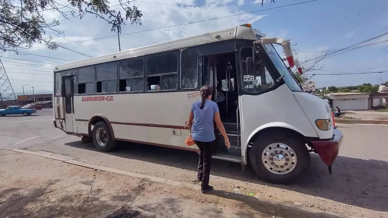 Las rutas de camiones que están brindando servicio en Culiacán. Foto: Juan Madrigal