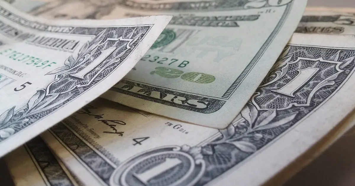 Precio del dólar hoy 29 de abril de 2025 en Bancoppel y Banco Azteca