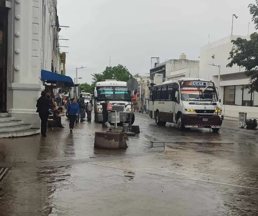 Rutas de camiones siguen operando en horario habitual en la ciudad de Culiacán. Foto: Cortesía