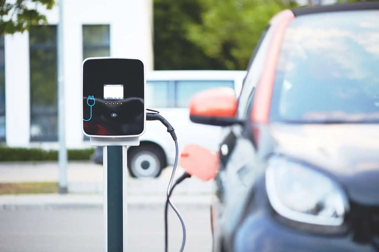 Noruega es el primer país en el que los vehículos eléctricos superan en número a los coches de gasolina