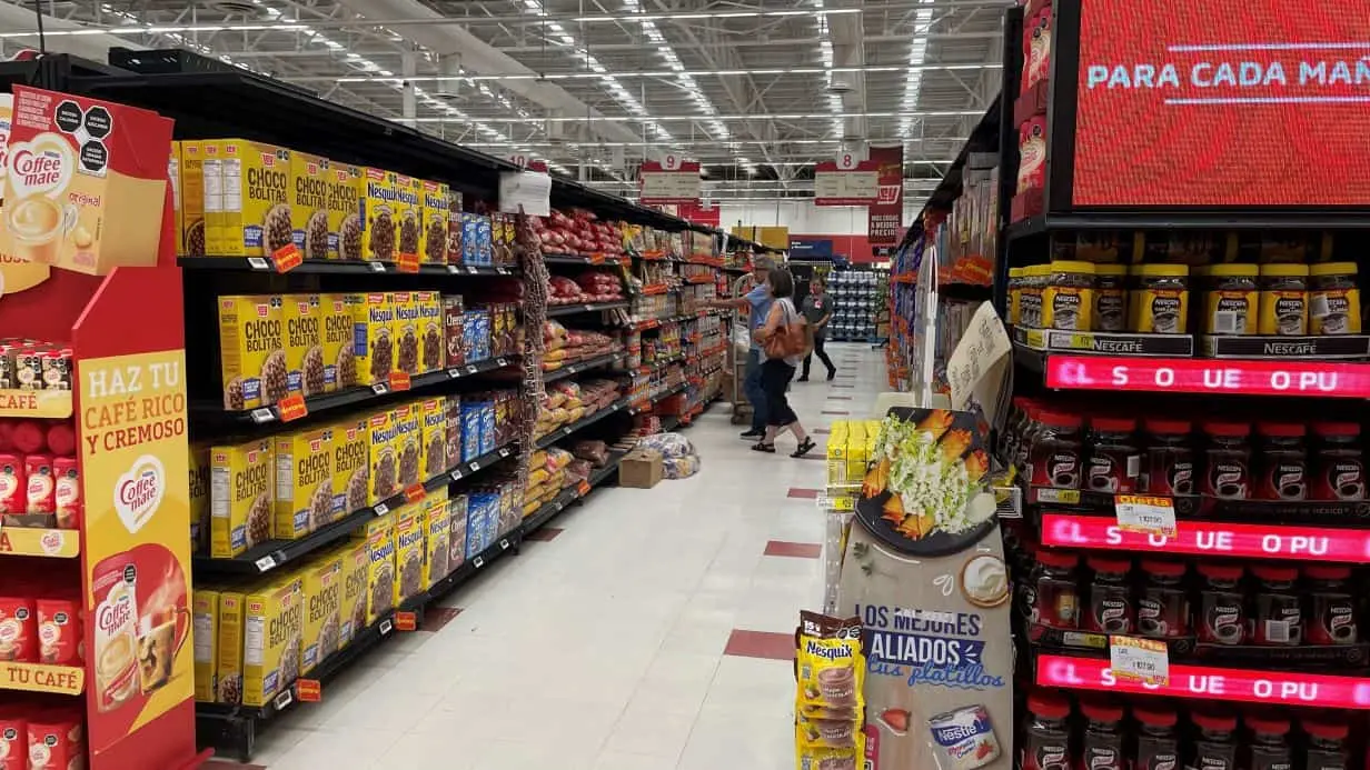 Ofertas de Ley en Sinaloa en despensa, frutas, verduras y otros productos. Foto: Lino Ceballos