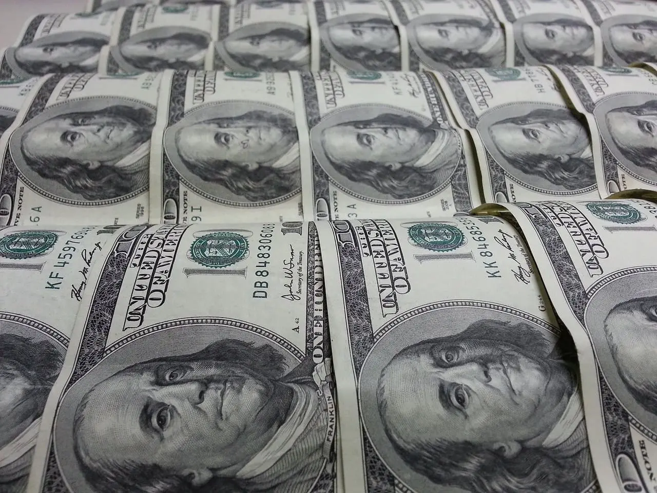 Así se cotiza el dólar en Bancoppel y Banco Azteca. Foto: Cortesía