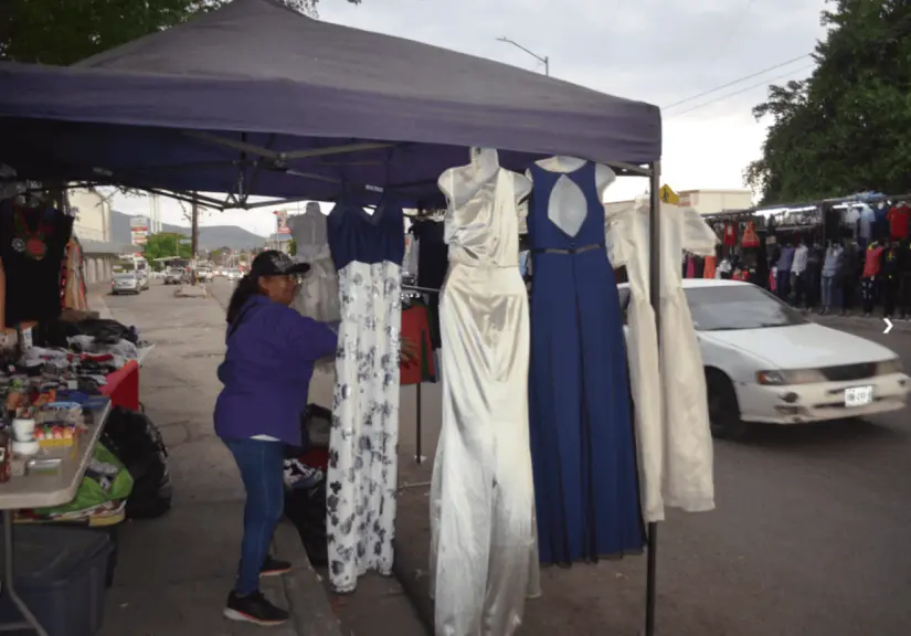 La mayoría de los tianguis de Culiacán comienzan a ponerse desde las 6 de la mañana, Foto: Juan Madrigal