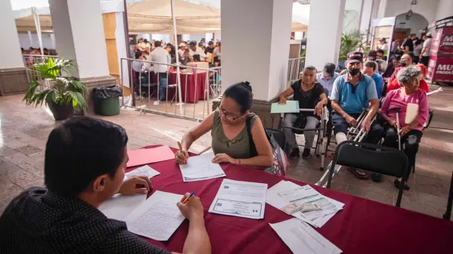 Con mucha afluencia inicia el Tercer Día del Programa de Apoyo Económico Emergente.