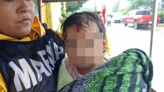 Niños rescatados por la Marina.