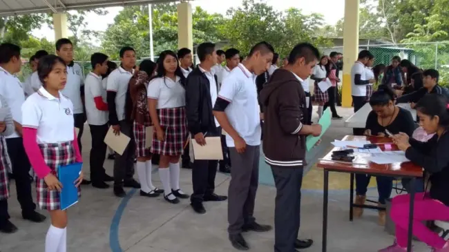 Dónde llenar la solicitud de la Beca Benito Juárez para secundaria. Foto: Cortesía