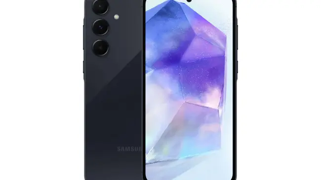 El celular Galaxy A55 se encuentra rebajado en Costo y trae batería de larga duración. Foto: Cortesía