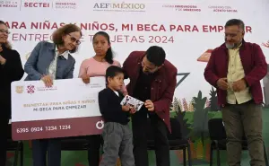 Entrega de tarjetas de Mi Beca para Empezar a más de 60 mil estudiantes en la CDMX