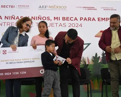 Entrega de tarjetas de Mi Beca para Empezar a más de 60 mil estudiantes en la CDMX