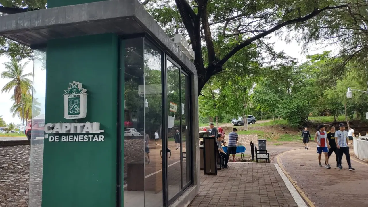 En la biblioteca del Parque Culiacán 87 se tiene un promedio de 5 a 10 visitantes al día y un registro de servicio de préstamo de 2 a 3 personas para el espacio de lectura. Foto: Juan Madrigal